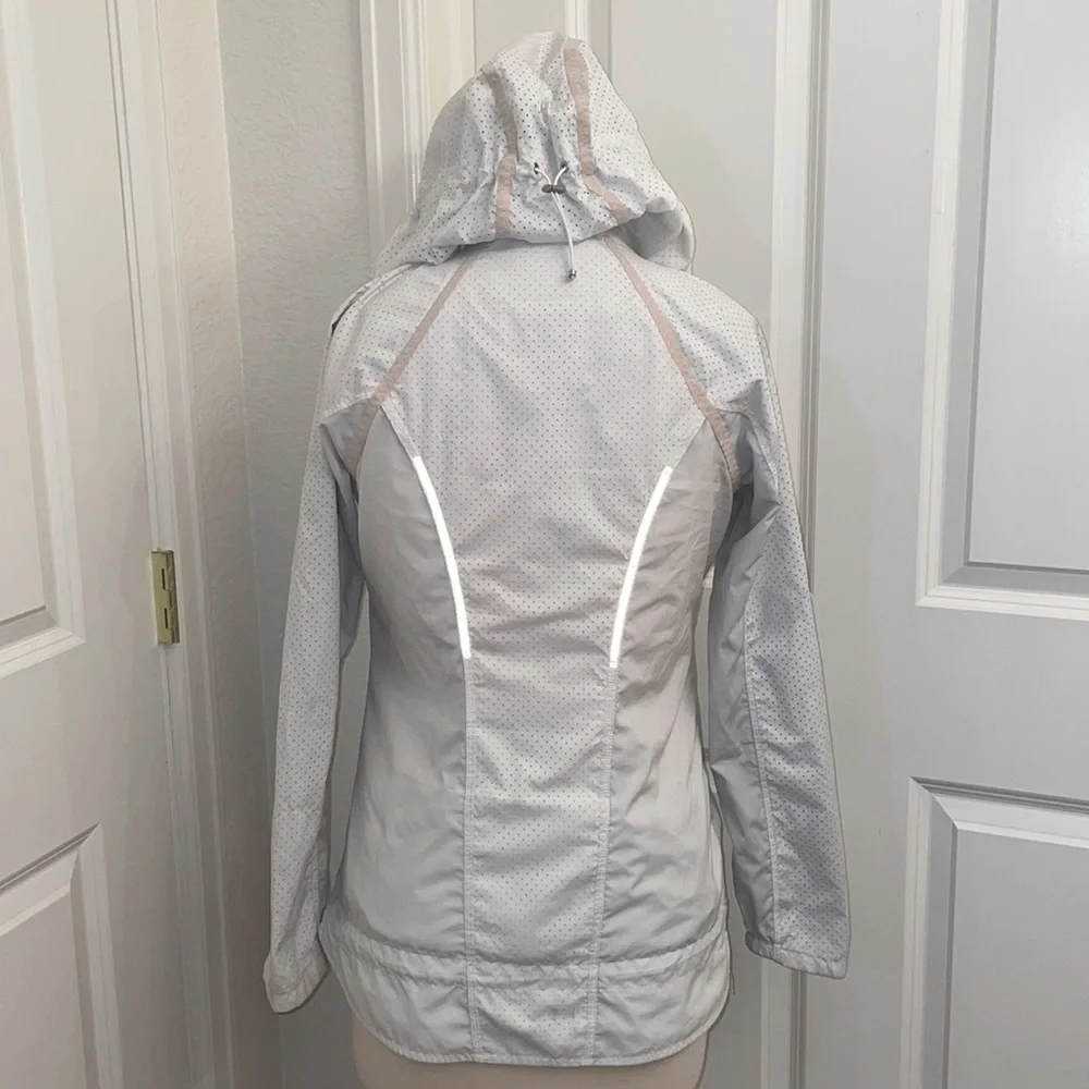 ATHLETA white hooded windbreaker jacket in women’s XXS - Picture 6 of 15